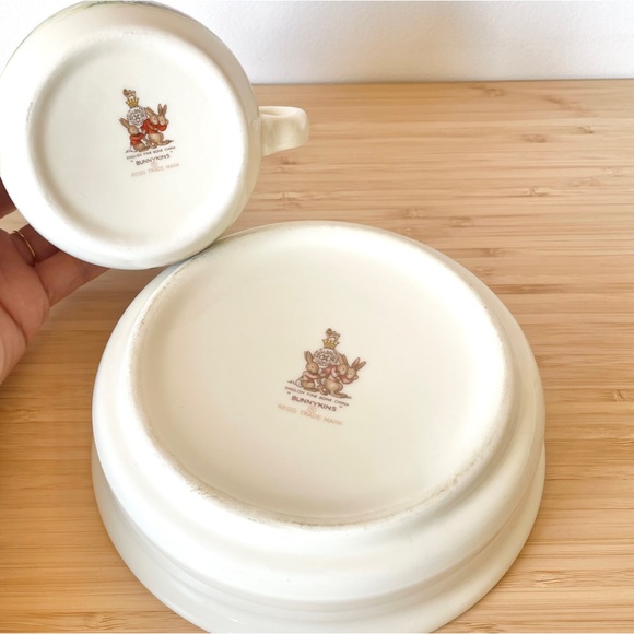 Royal Doulton Bunnykins Children’s Two Handle Mug & Bowl Keepsake - Picture 9 of 9